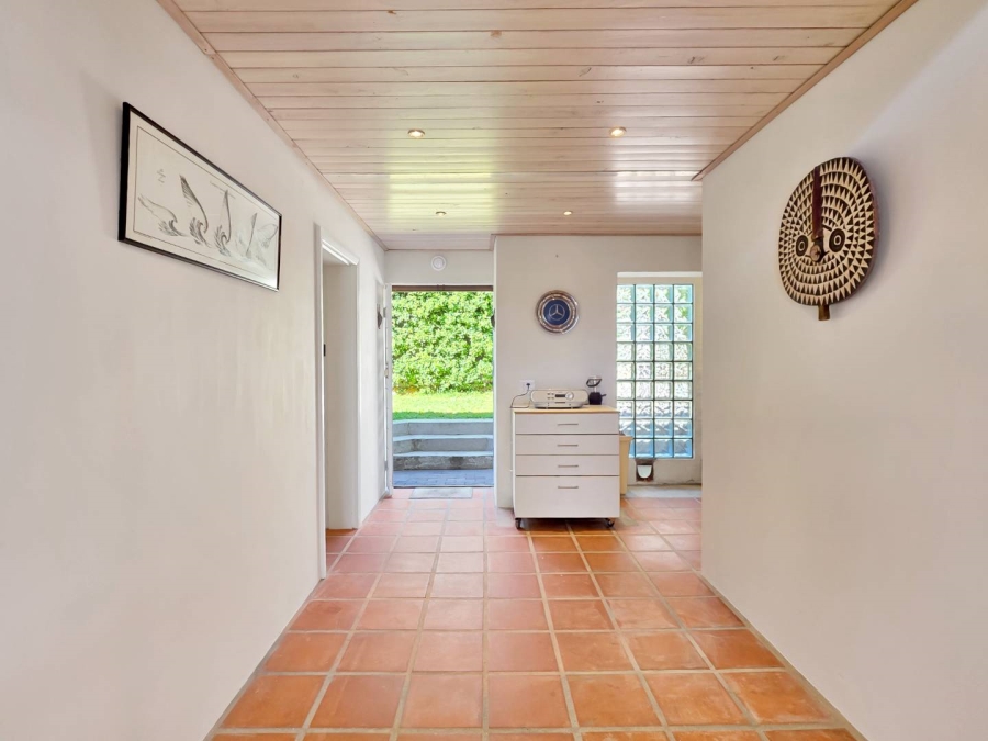 To Let 2 Bedroom Property for Rent in Vredehoek Western Cape